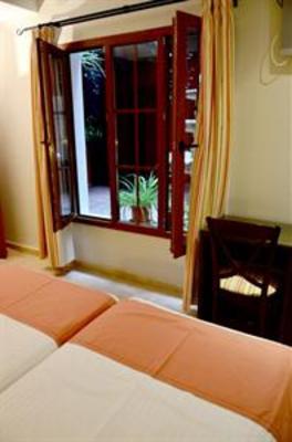 фото отеля Hostal Al-Andalus