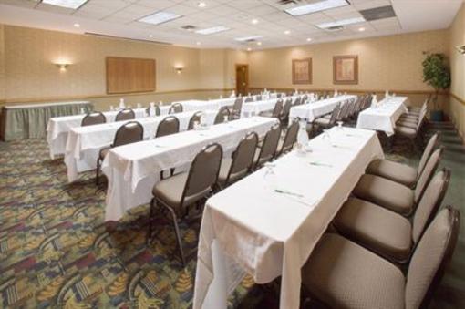 фото отеля Holiday Inn Coralville