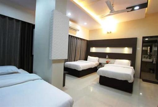 фото отеля Raajpath Hotel Vadodara