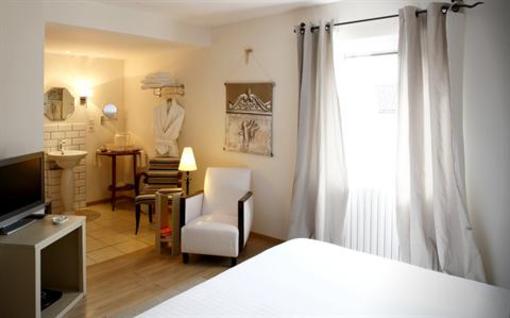 фото отеля Auberge du Paradis Hotel Saint-Amour-Bellevue
