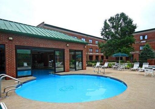 фото отеля Comfort Suites Mineral Wells (West Virginia)