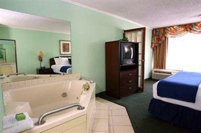 фото отеля Hotel Trinity InnSuites Fort Worth DFW