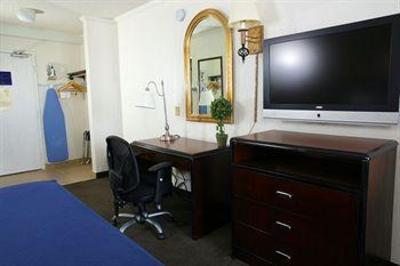 фото отеля Hotel Trinity InnSuites Fort Worth DFW