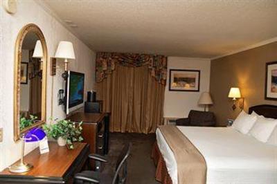 фото отеля Hotel Trinity InnSuites Fort Worth DFW