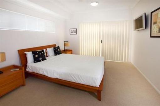 фото отеля Cairns City Apartments