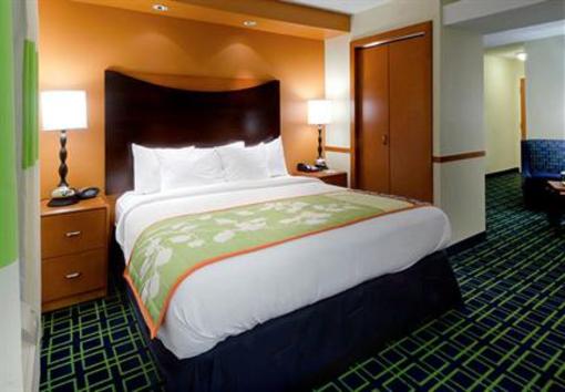 фото отеля Fairfield Inn & Suites Charlotte Matthews