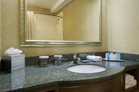 фото отеля Hilton Hotel Woodbridge Iselin