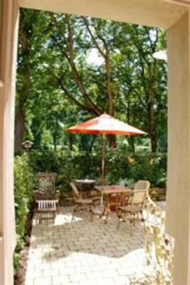 фото отеля Country Manor Orphee