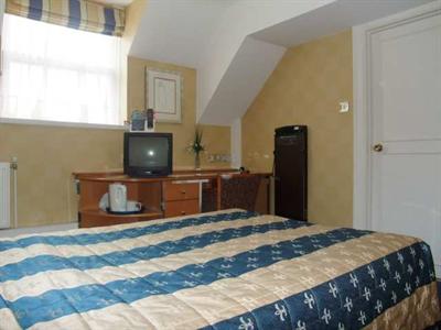фото отеля Ramada Crawley Gatwick
