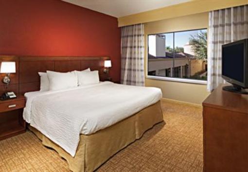 фото отеля Courtyard by Marriott Fort Myers Cape Coral