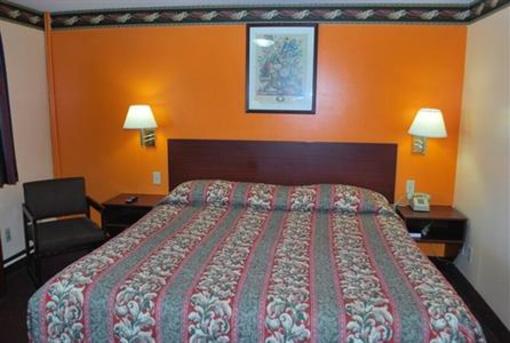 фото отеля Red Carpet Inn Tonawanda