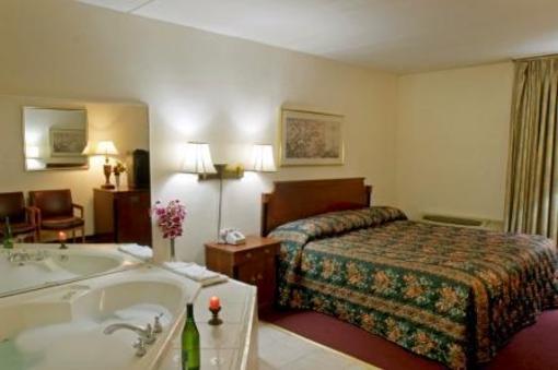 фото отеля Red Carpet Inn Tonawanda