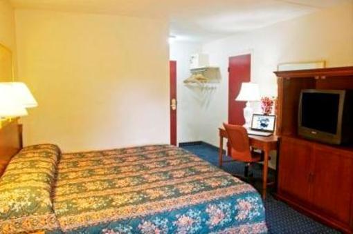 фото отеля Red Carpet Inn Tonawanda