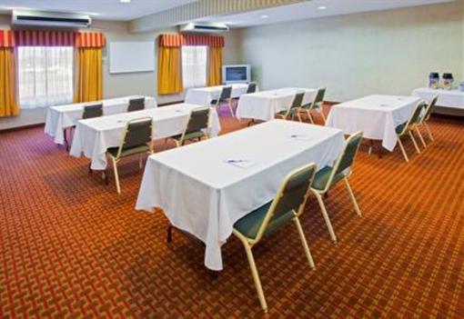 фото отеля Holiday Inn Express Pocomoke City