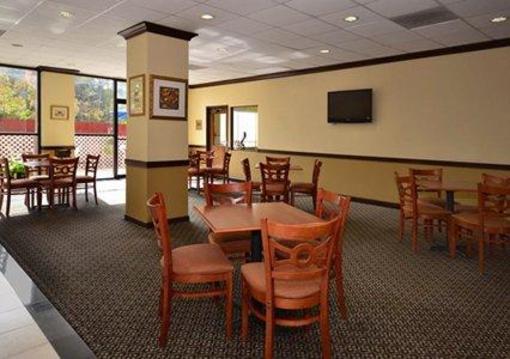 фото отеля Comfort Suites Intercontinental Plaza