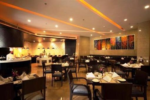 фото отеля Golden Tulip Chattarpur New Delhi
