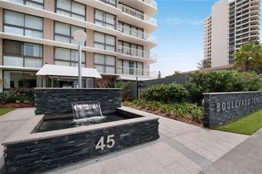 фото отеля Boulevard Towers Apartments Gold Coast