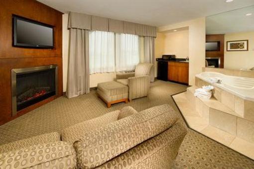 фото отеля Holiday Inn Express Baltimore at the Stadiums