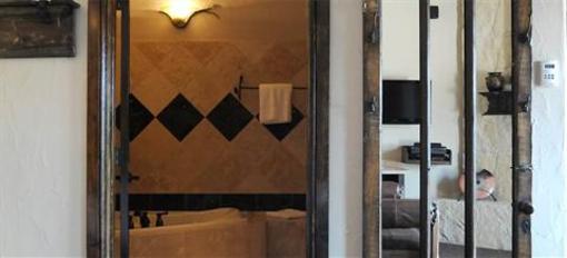 фото отеля Rustic Creek Ranch
