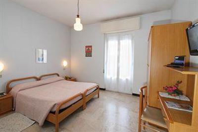 фото отеля Hotel Mediterranée Spotorno