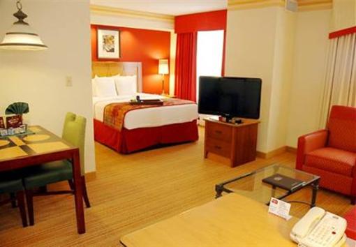 фото отеля Residence Inn Kansas City Country Club Plaza