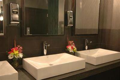 фото отеля Delta Edmonton Centre Suite Hotel