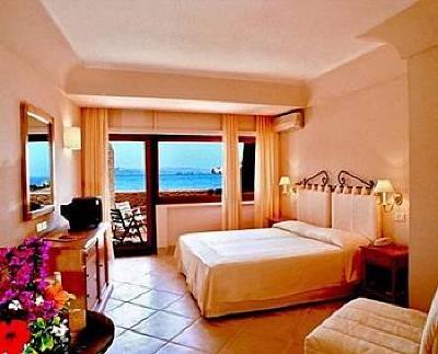 фото отеля Cala Lunga Hotel La Maddalena