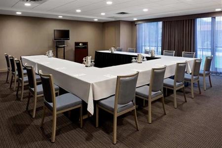 фото отеля DoubleTree Hotel Syracuse