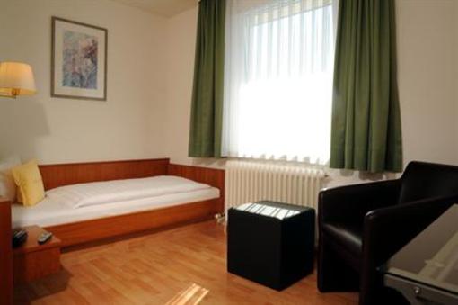 фото отеля Business Hotel Rosenau Esslingen am Neckar
