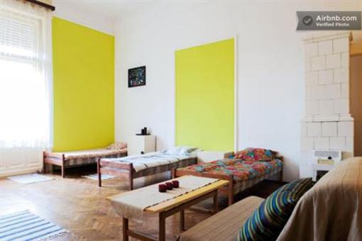 фото отеля Urban Nomad Hostel