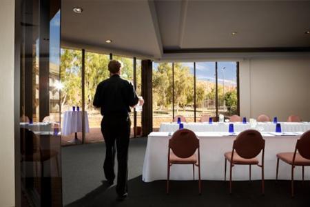 фото отеля Crowne Plaza Hotel Alice Springs