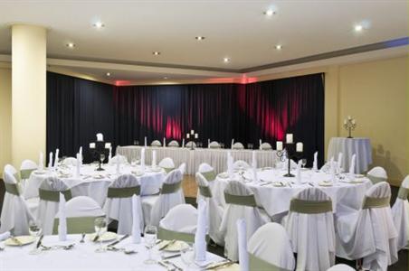 фото отеля Crowne Plaza Hotel Alice Springs