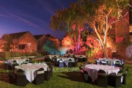 фото отеля Crowne Plaza Hotel Alice Springs