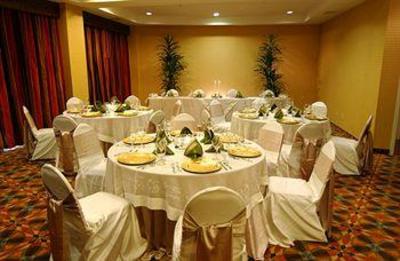 фото отеля Doubletree Hotel Atlanta/North Druid Hills