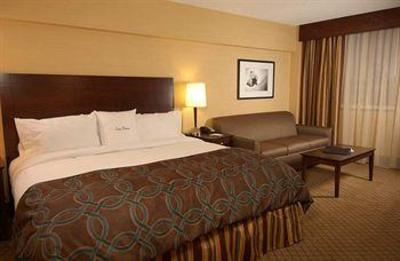 фото отеля Doubletree Hotel Atlanta/North Druid Hills