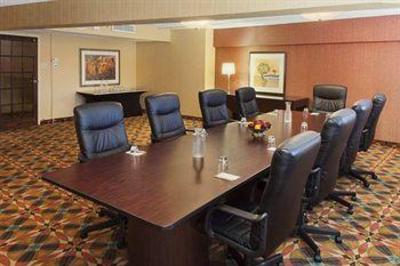 фото отеля Doubletree Hotel Atlanta/North Druid Hills