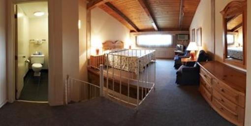 фото отеля Island Inn Oak Bluffs
