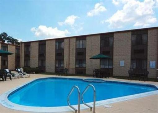 фото отеля Quality Inn McGuire AFB