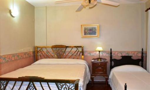 фото отеля Hostal Los Reyes