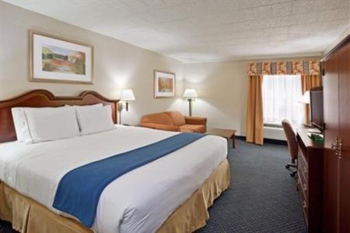 фото отеля Holiday Inn Express Pittsburgh - Cranberry