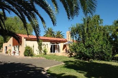фото отеля 101 Oudtshoorn Holiday Accommodation