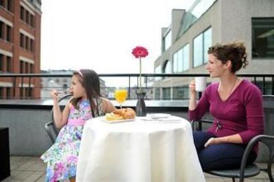 фото отеля Marriott SpringHill Suites Old Montreal
