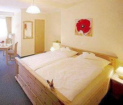 фото отеля Hotel Und Landgasthof Zum Bockshahn Spessart