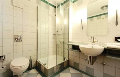 фото отеля Hotel Amadeus Hannover