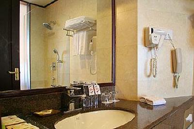 фото отеля Bon-Garden Business Hotel