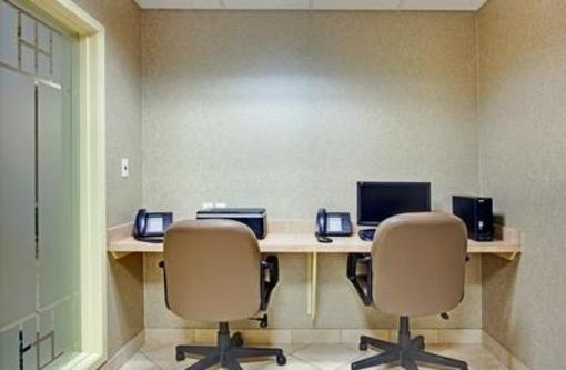 фото отеля Holiday Inn Express and Suites Medicine Hat