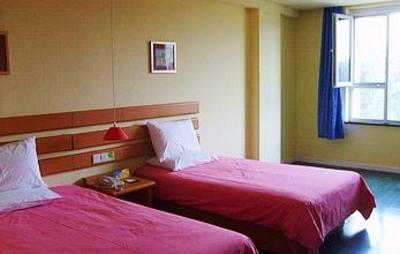 фото отеля Home Inn Baishan Minzhong Street
