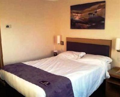 фото отеля Premier Inn Heswall Wirral