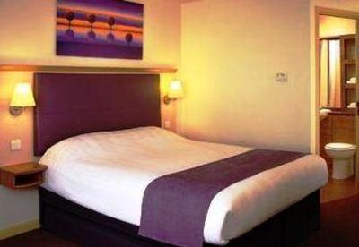 фото отеля Premier Inn Heswall Wirral