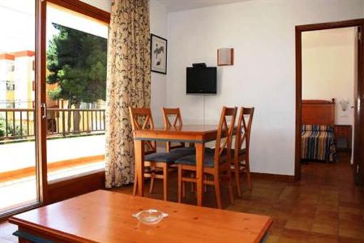 фото отеля Apartamentos Vistamar II Ibiza